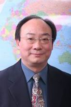 韩廷春，清华大学公共管理学院经济学教授、博士生导师。